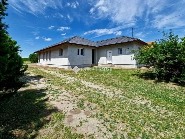 Eladó ház Szentmártonkáta 95 nm
