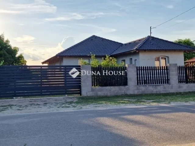 Eladó ház Szentmártonkáta 95 nm
