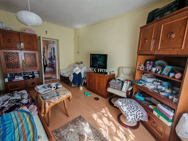 Eladó ház Úri 111 nm