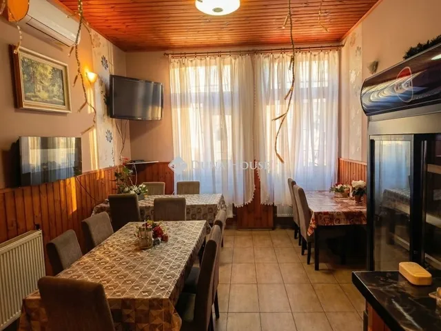 Eladó ház Vámospércs 223 nm