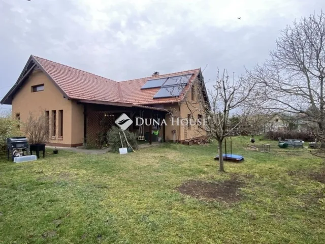 Eladó ház Tápióbicske 160 nm