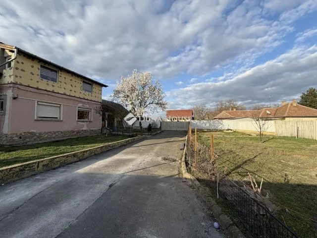 Eladó ház Tápiószecső 240 nm