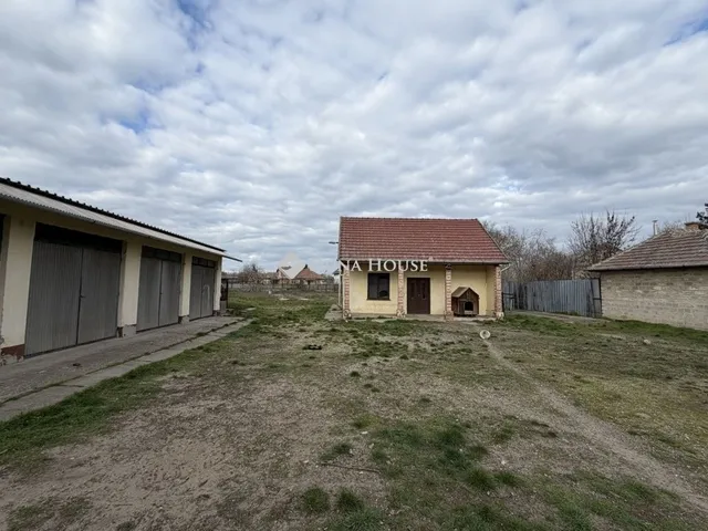 Eladó ház Tápiószecső 240 nm