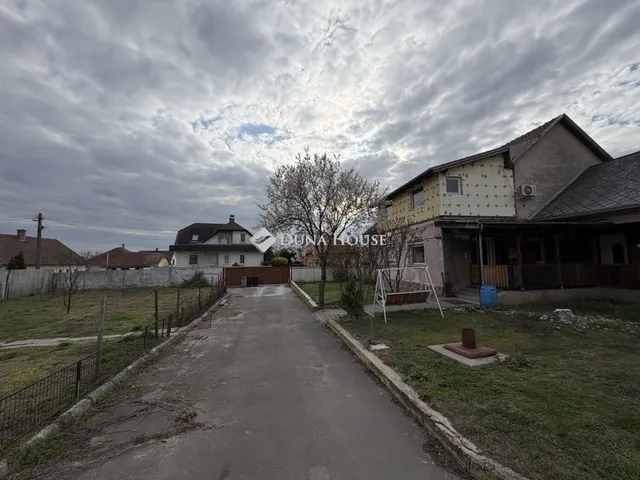 Eladó ház Tápiószecső 240 nm