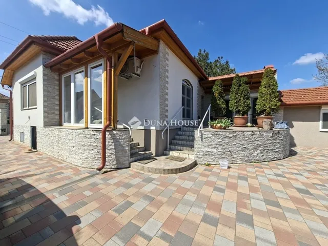 Eladó ház Tápiószecső 171 nm