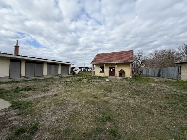 Eladó ház Tápiószecső 240 nm