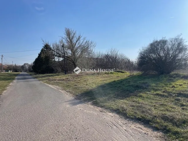 Eladó telek Tápióság 11464 nm