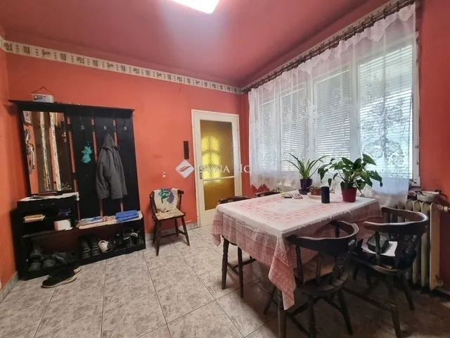 Eladó ház Tápiószecső 170 nm