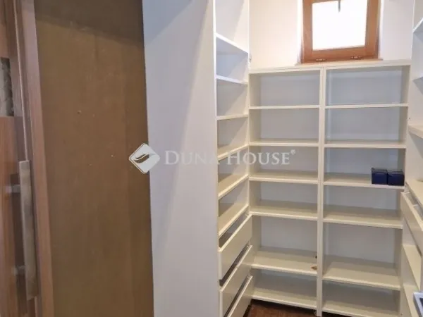 Eladó ház Gomba 167 nm