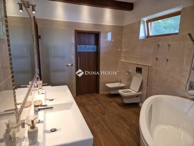 Eladó ház Gomba 167 nm