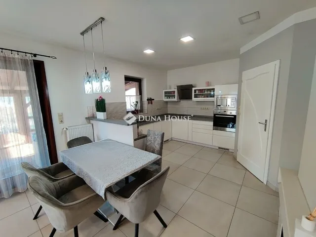 Eladó ház Monor 179 nm