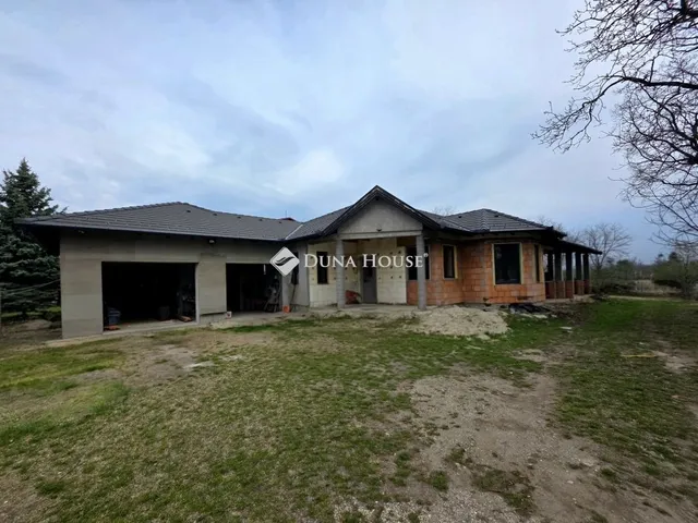 Eladó ház Tóalmás 241 nm