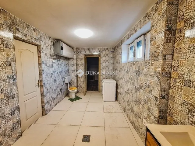 Eladó ház Vasad 300 nm