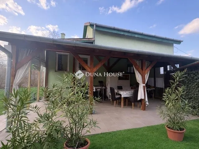 Eladó ház Úri 122 nm