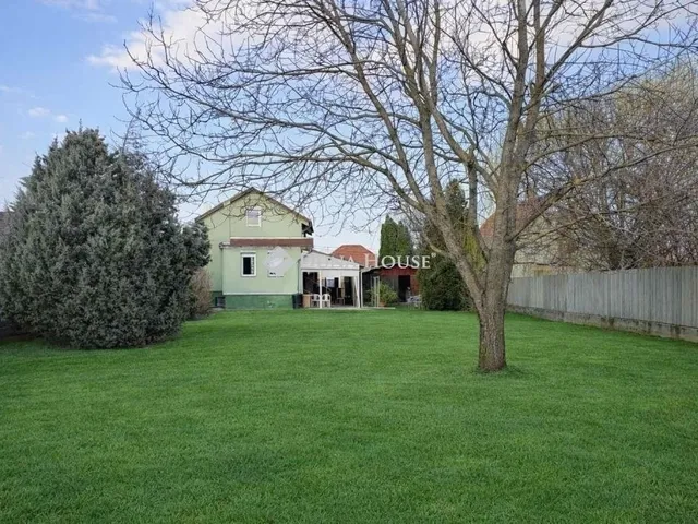 Eladó ház Úri 122 nm