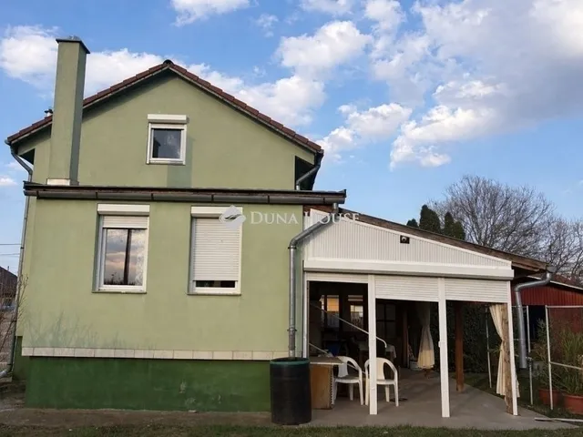 Eladó ház Úri 122 nm