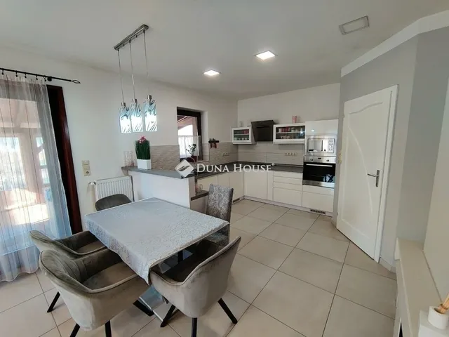 Eladó ház Monor 179 nm