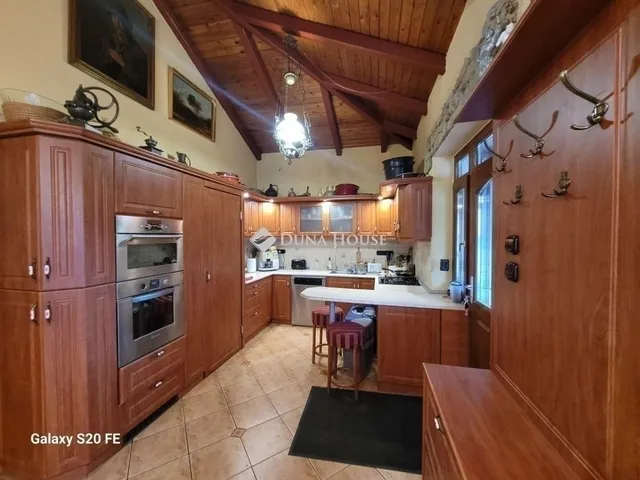 Eladó ház Vecsés 265 nm