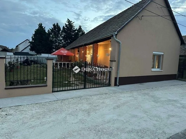 Eladó ház Vecsés 120 nm