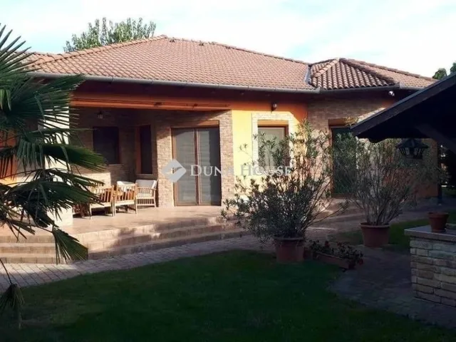 Eladó ház Vecsés 160 nm