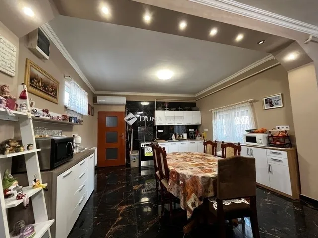 Eladó ház Tápiószecső 217 nm