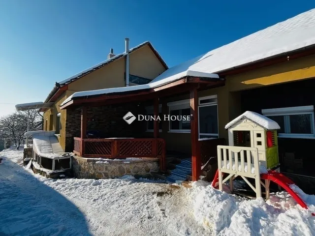 Eladó ház Tápiószecső 217 nm