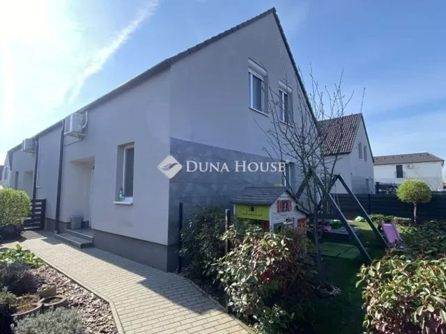 Eladó ház Üllő 90 nm