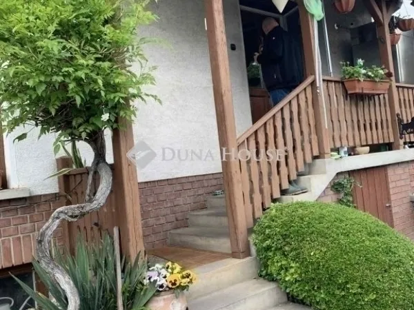 Eladó ház Vecsés 265 nm