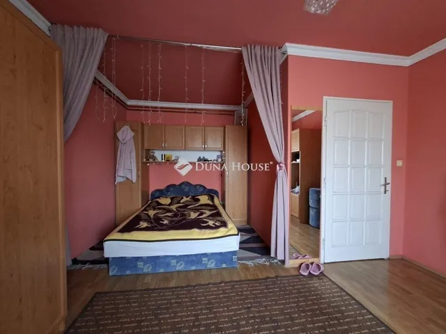 Eladó ház Tápiószecső 242 nm