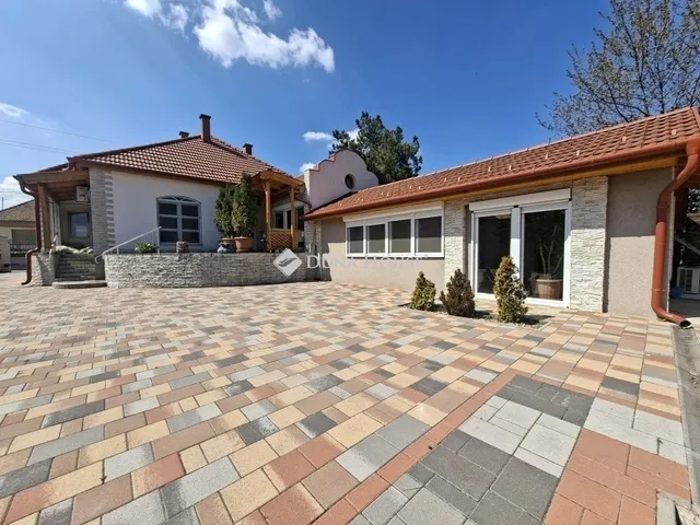 Eladó ház Tápiószecső 171 nm