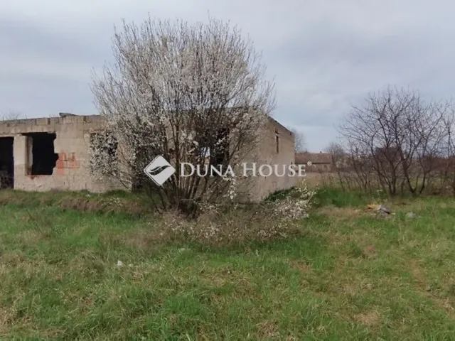 Eladó telek Nagykáta 1395 nm