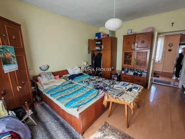 Eladó ház Úri 111 nm