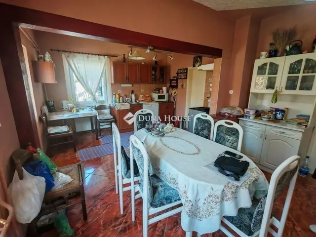 Eladó ház Úri 111 nm