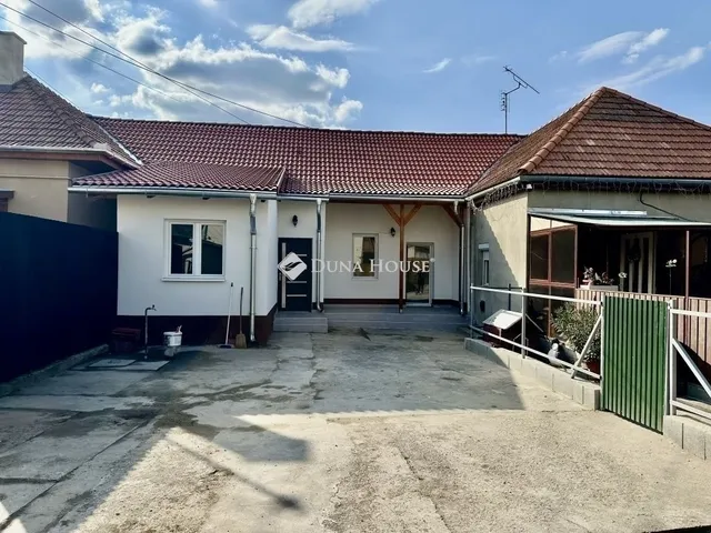 Eladó ház Pécel 70 nm