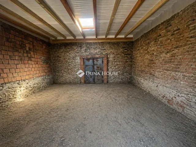 Eladó mezőgazdasági ingatlan Monor 90 nm
