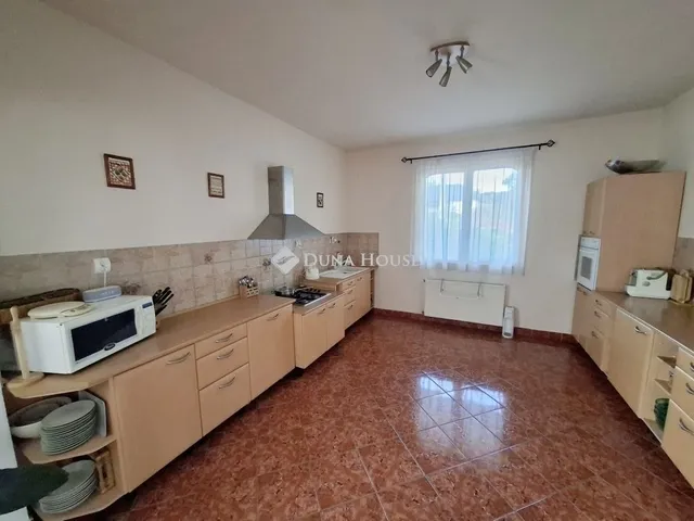 Eladó ház Fót 227 nm