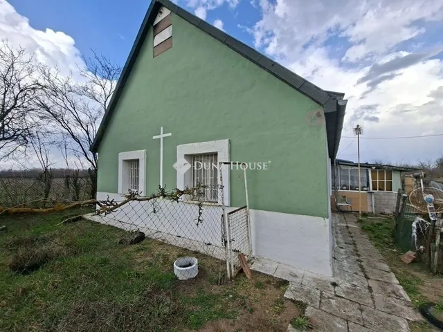 Eladó mezőgazdasági ingatlan Tápiószecső 100 nm