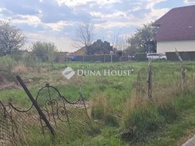 Eladó telek Úri 1012 nm