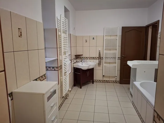 Eladó ház Tápióbicske 160 nm