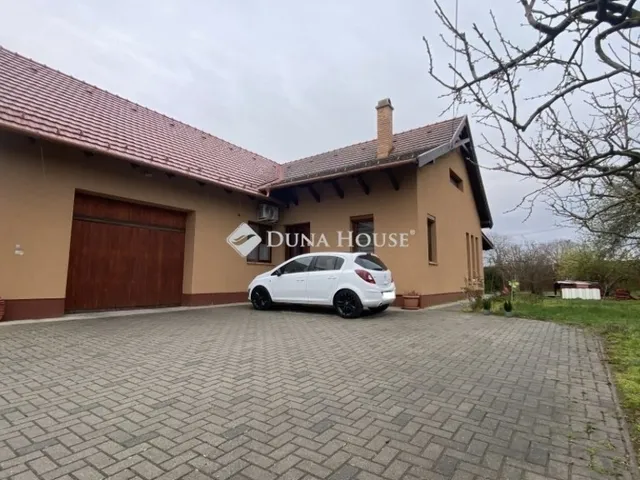 Eladó ház Tápióbicske 160 nm