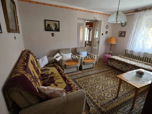 Eladó ház Szentlőrinckáta 82 nm