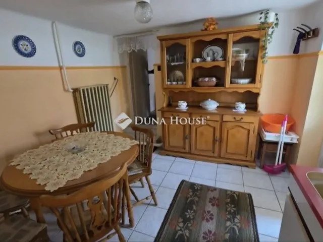 Eladó ház Szentlőrinckáta 82 nm