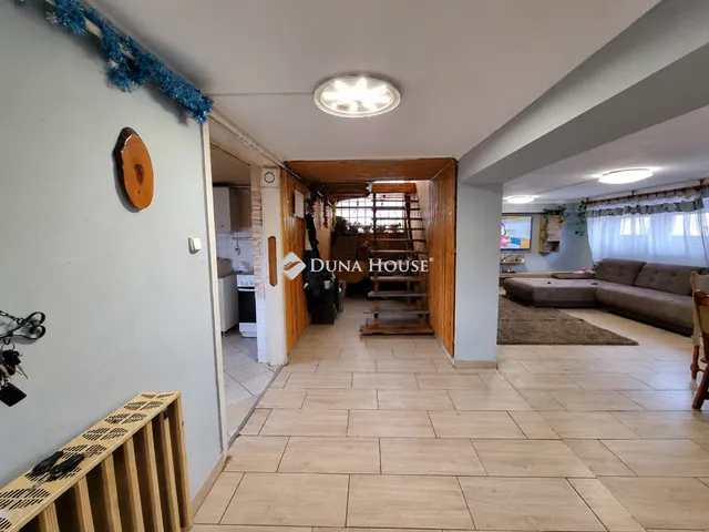 Eladó ház Jászfényszaru 140 nm