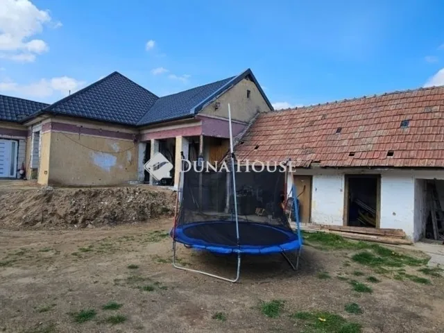 Eladó ház Tápiószecső 140 nm