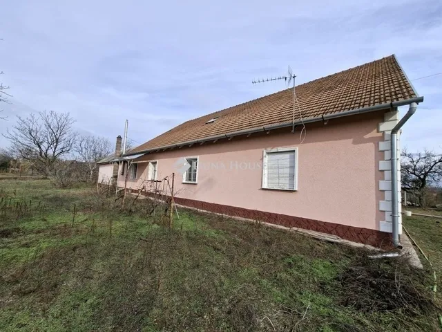 Eladó ház Tápiószecső 242 nm