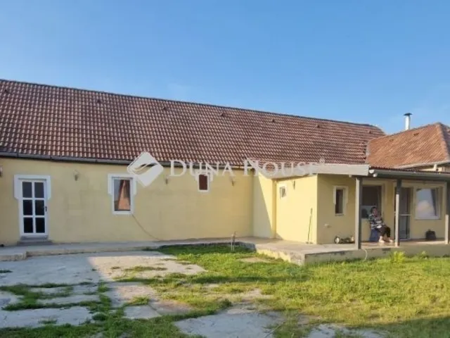 Eladó ház Aszód 166 nm