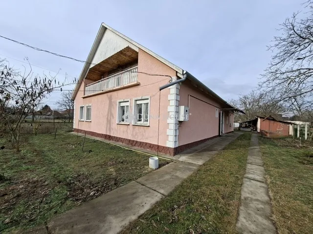Eladó ház Tápiószecső 242 nm