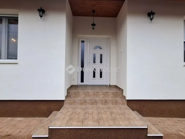 Eladó ház Szada 95 nm