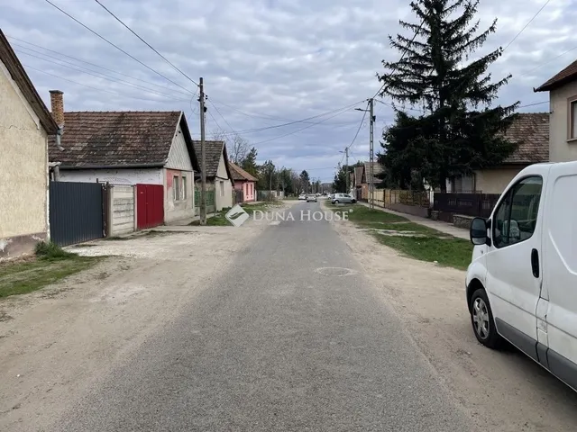 Eladó ház Monor 102 nm