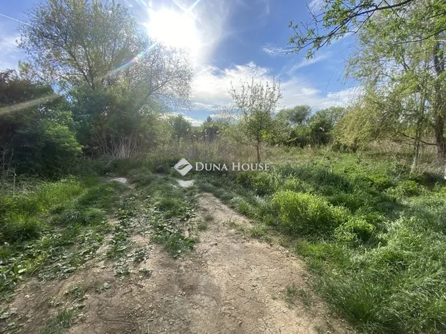Eladó telek Isaszeg 923 nm